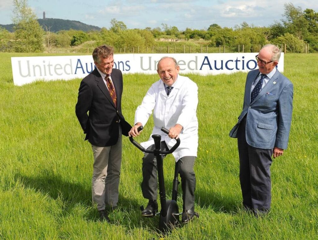 04 - RSABI #Challenge125 (l-r) RSABI Vice-Chair Jimmy McLean; George Purves Managing Director of United Auctions; RSABI Chair David Leggat (002) - Copy